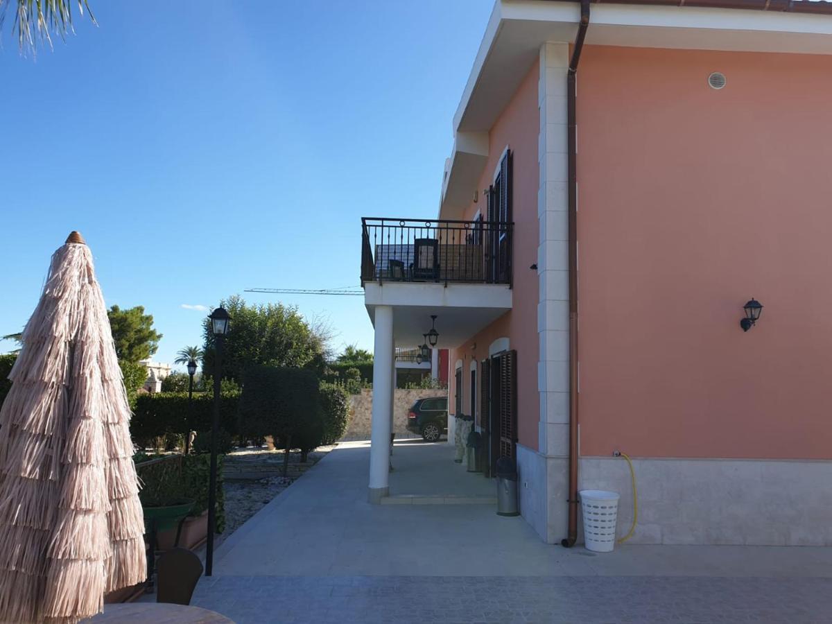Bed And Breakfast Villa Fatima Trani Exteriér fotografie