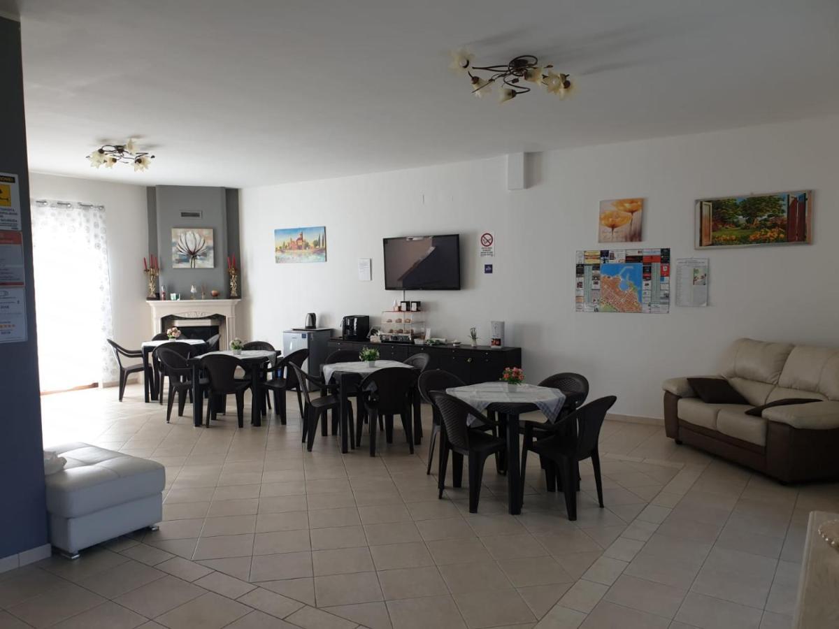 Bed And Breakfast Villa Fatima Trani Exteriér fotografie