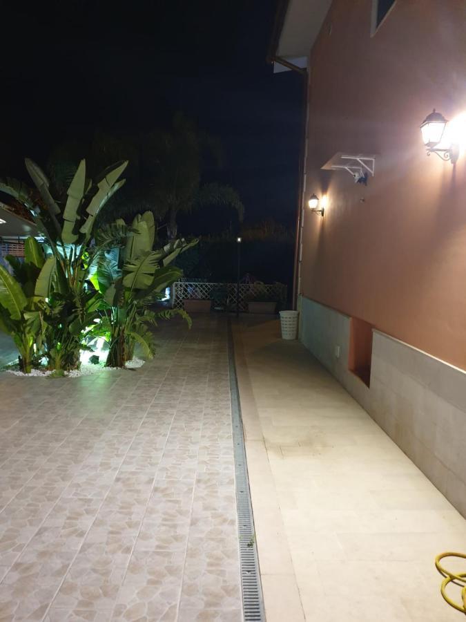 Bed And Breakfast Villa Fatima Trani Exteriér fotografie